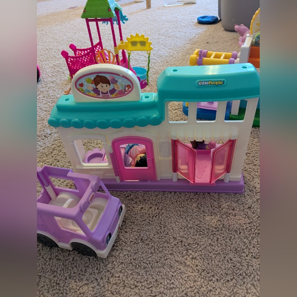 Fisher-Price Little People Playset Ice Cream Shop